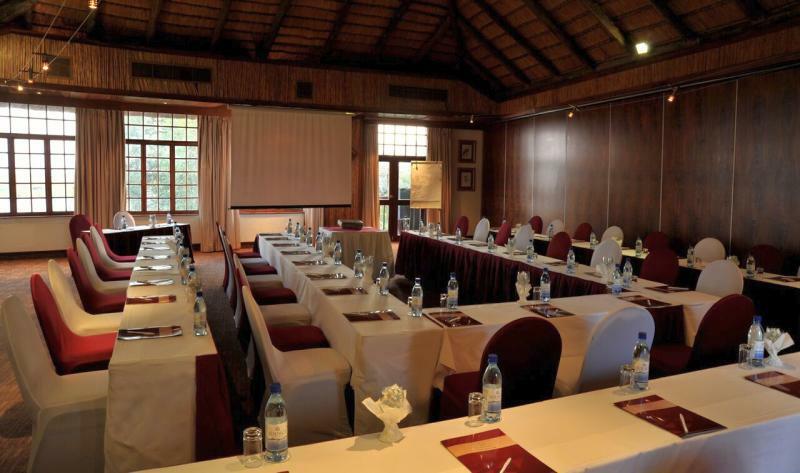Cresta Mowana Safari Lodge Kasane Bagian luar foto